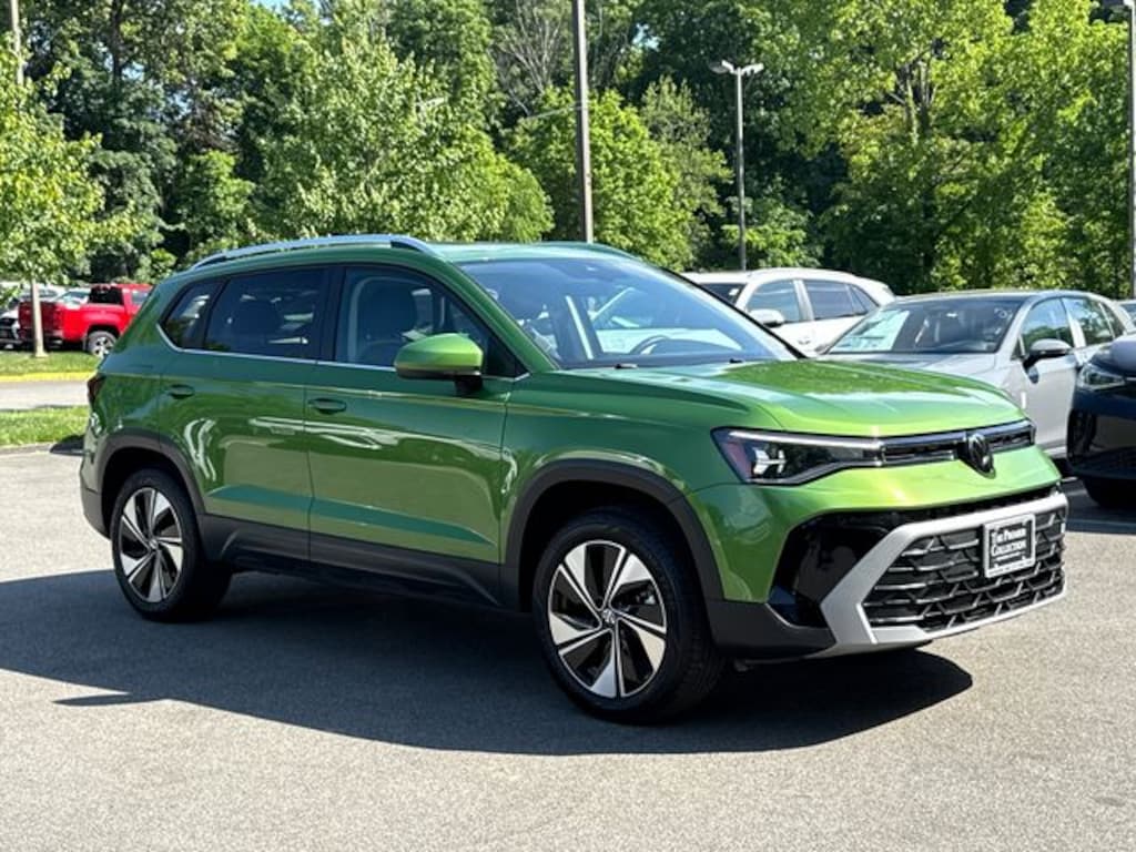 Used 2025 Volkswagen Taos 1.5T SE SUV
