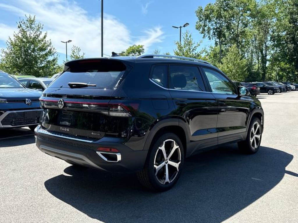 Used 2025 Volkswagen Taos 1.5T SEL SUV