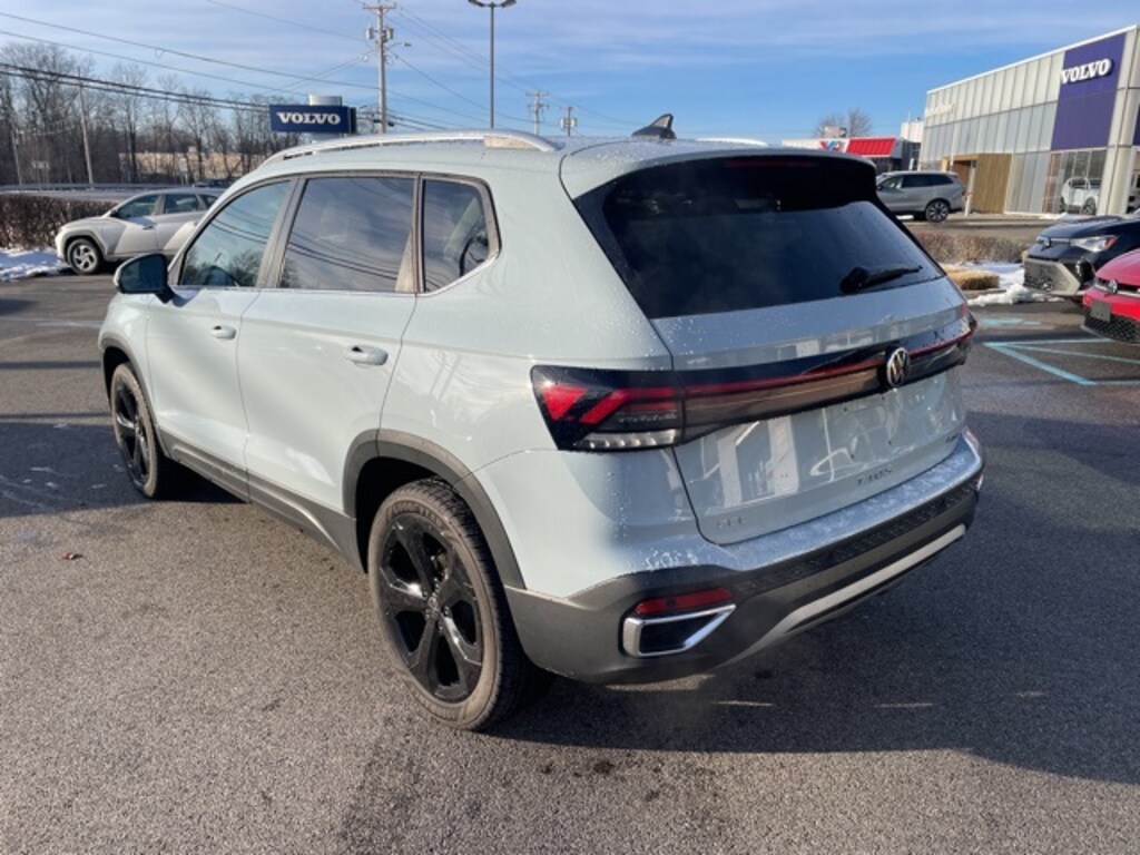 Certified 2025 Volkswagen Taos 1.5T SEL SUV