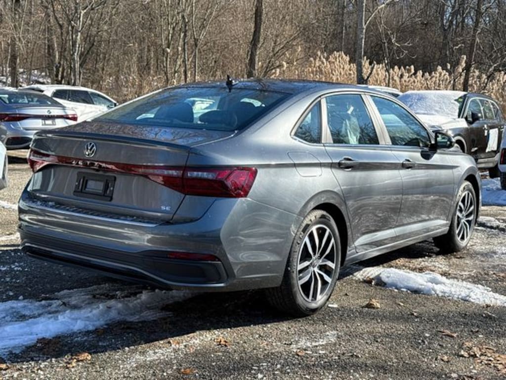 New 2026 Volkswagen Jetta 1.5T SE Sedan