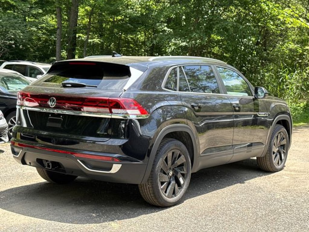 New 2026 Volkswagen Atlas Cross Sport 2.0T SE w/Technology SUV
