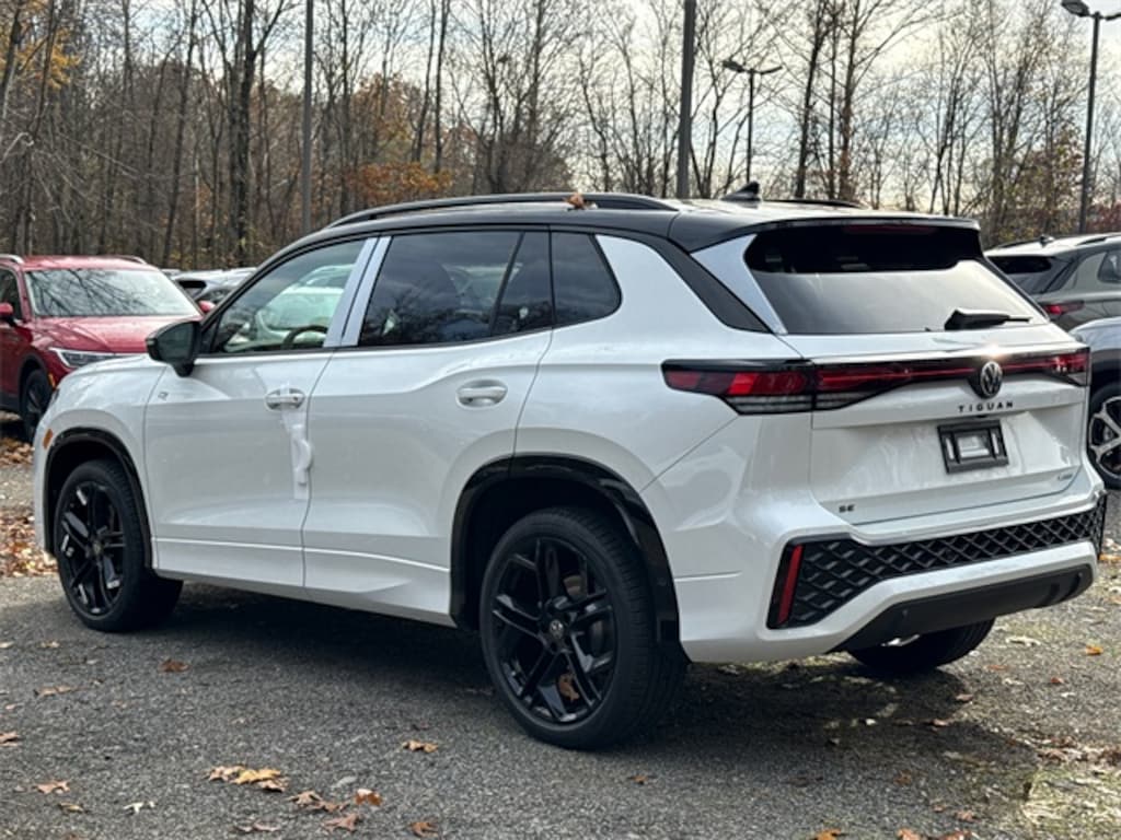 New 2026 Volkswagen Tiguan 2.0T SE R-Line Black SUV