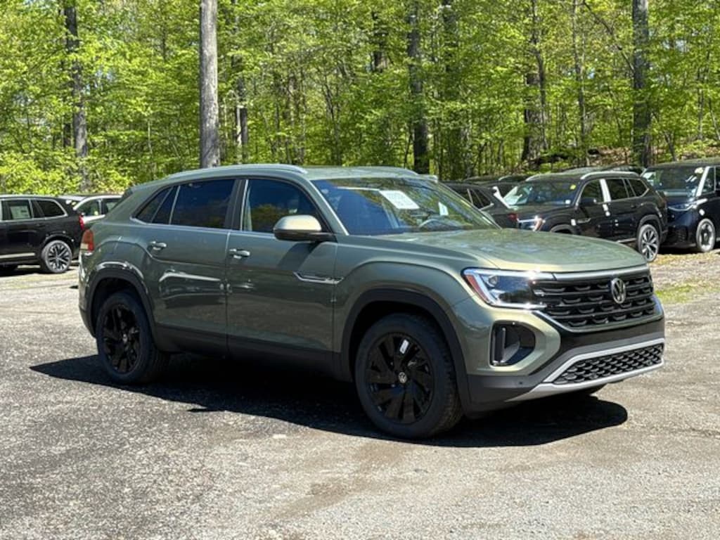 New 2026 Volkswagen Atlas Cross Sport 2.0T SE w/Technology SUV