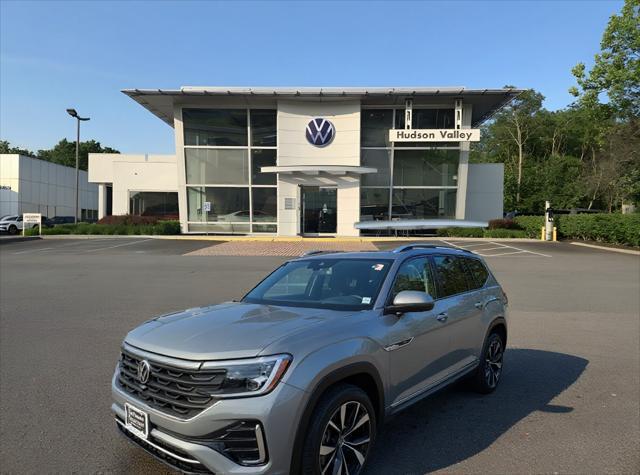2025 Volkswagen Atlas SEL Premium R-Line photo 2