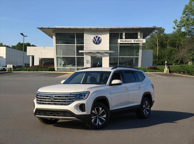 2025 Volkswagen Atlas SEL Premium R-Line photo 2