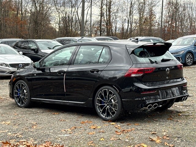 2026 Volkswagen Golf R 2.0 TSI photo 4