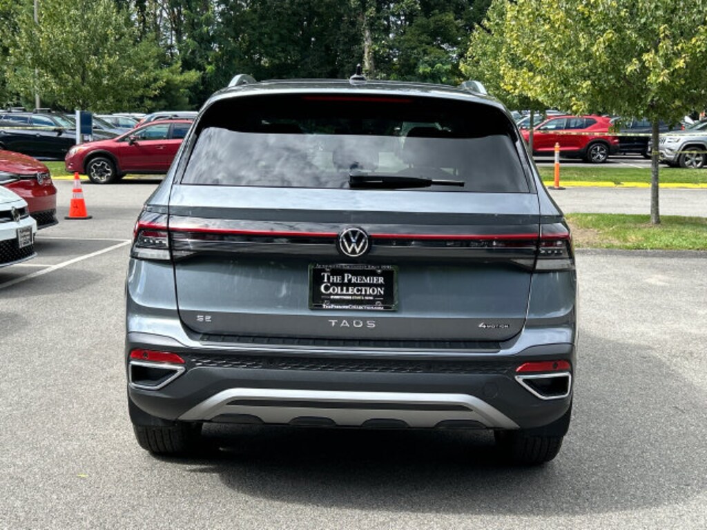 Certified 2025 Volkswagen Taos 1.5T SE SUV
