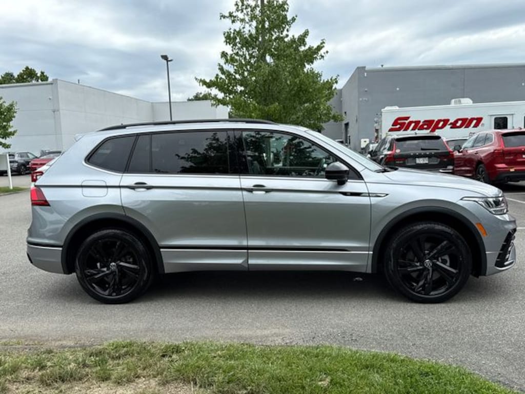 Certified 2024 Volkswagen Tiguan 2.0T SE R-Line Black SUV