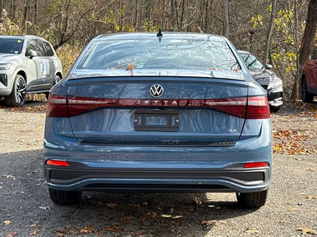 New 2026 Volkswagen Jetta 1.5T SE Sedan