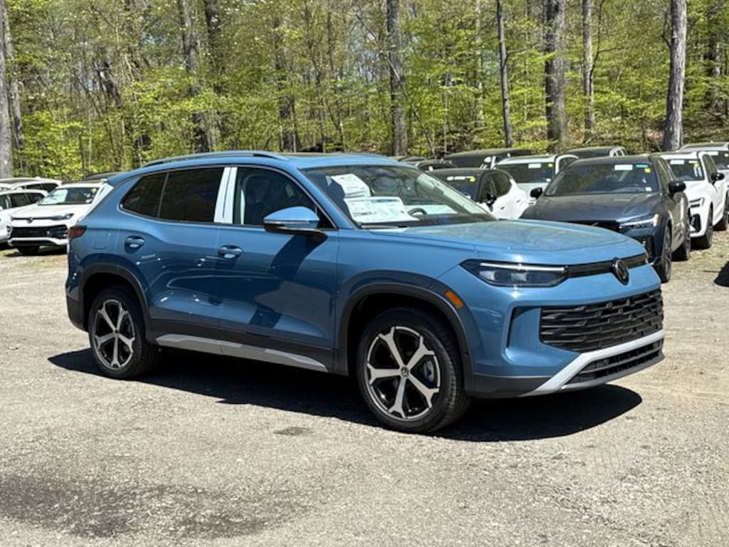 New 2026 Volkswagen Tiguan 2.0T SE SUV