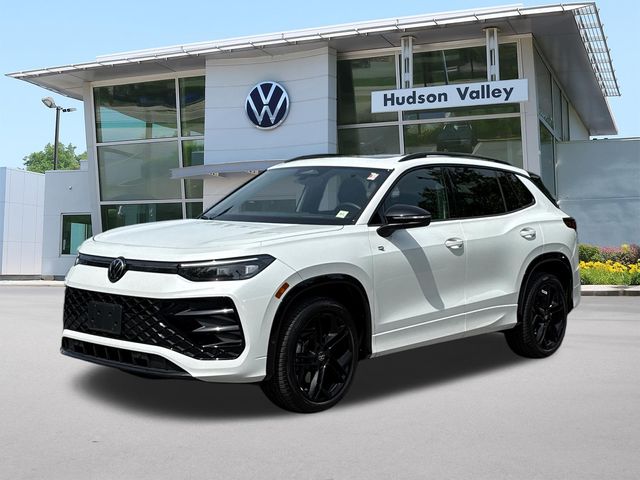 2026 Volkswagen Tiguan 2.0T SE R-Line Black 4Motion's photo