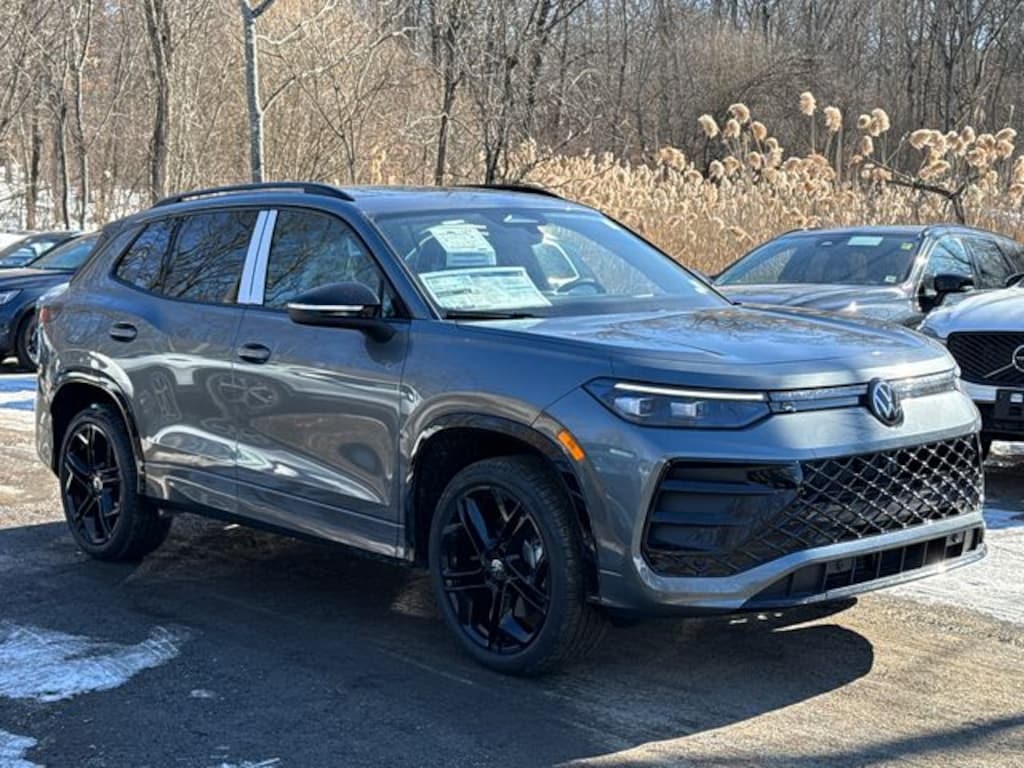 New 2026 Volkswagen Tiguan 2.0T SE R-Line Black SUV