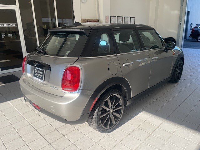 2016 Mini Cooper 4 Door Hardtop photo 3