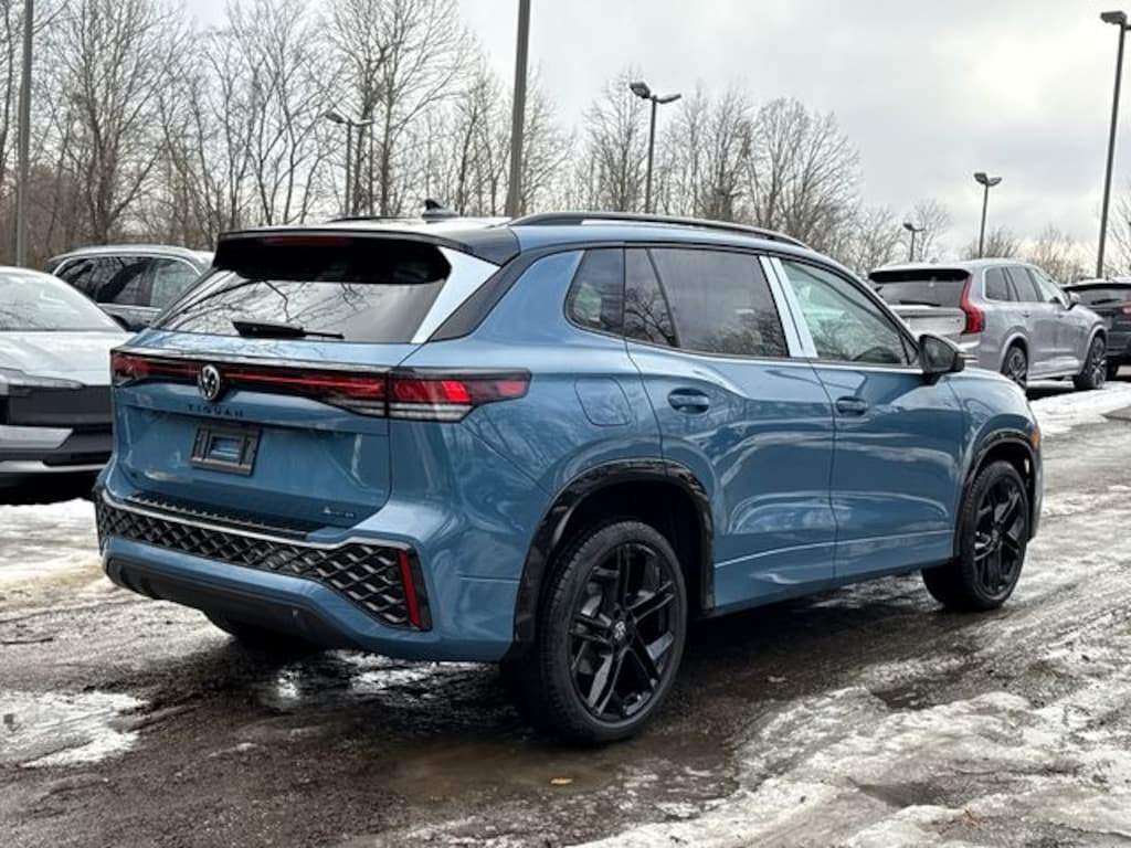 New 2026 Volkswagen Tiguan 2.0T SE R-Line Black SUV