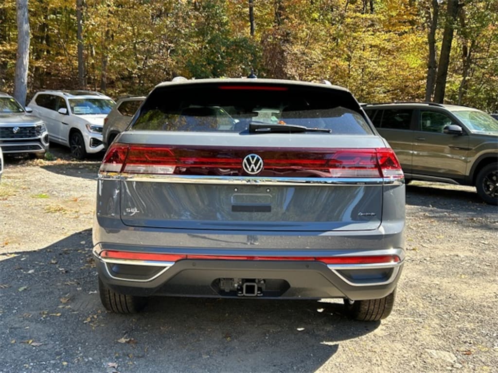 New 2025 Volkswagen Atlas Cross Sport 2.0T SEL SUV