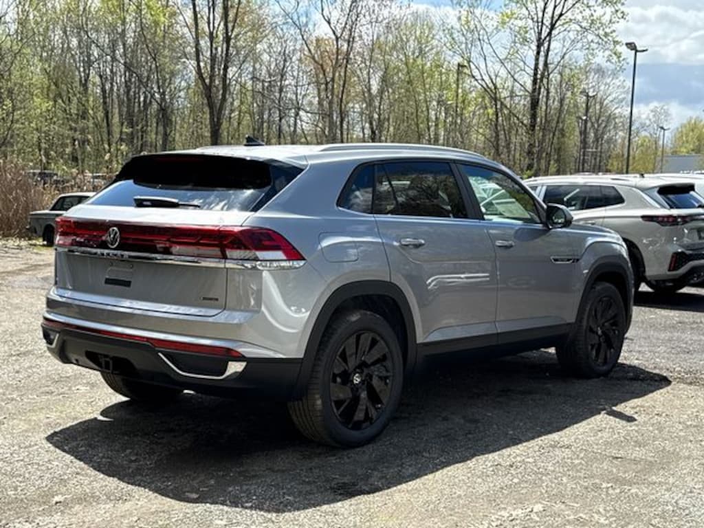 New 2026 Volkswagen Atlas Cross Sport 2.0T SE w/Technology SUV