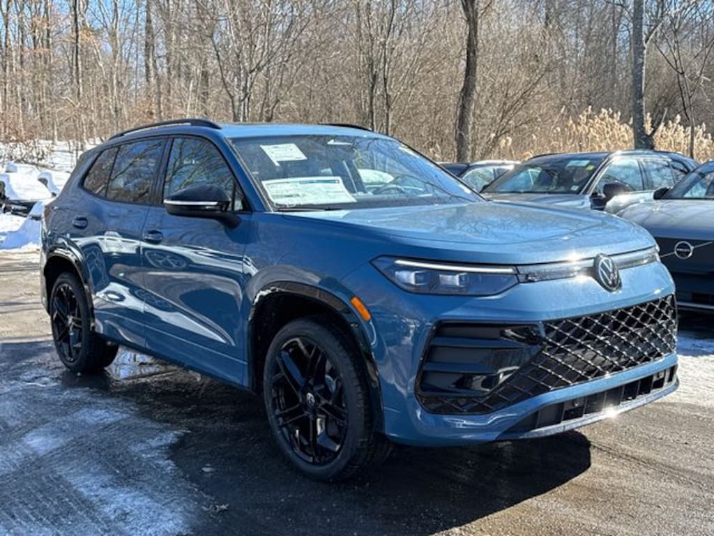 New 2026 Volkswagen Tiguan 2.0T SE R-Line Black SUV