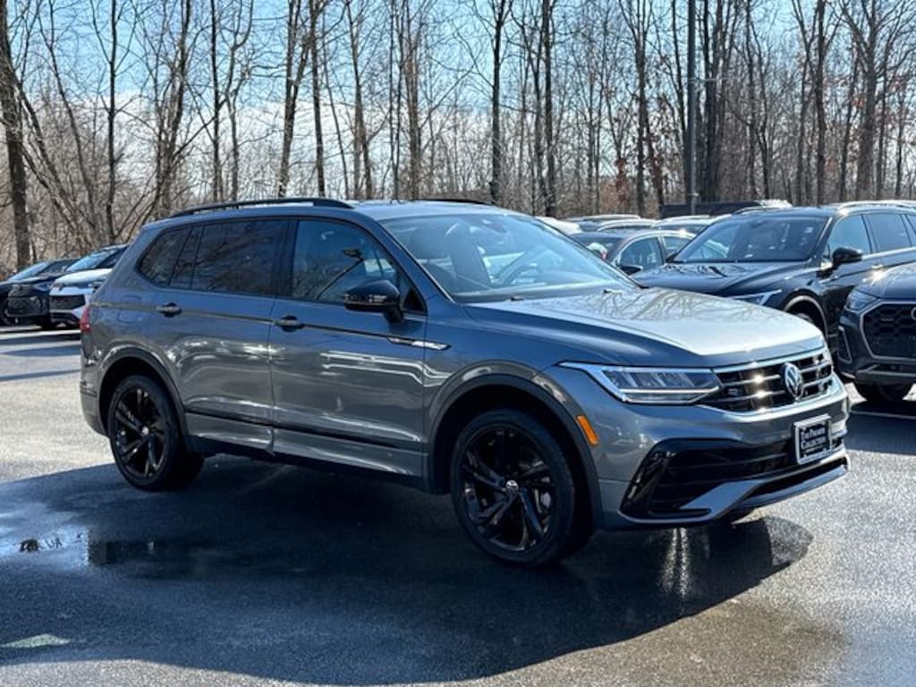 Certified 2023 Volkswagen Tiguan 2.0T SE R-Line Black SUV