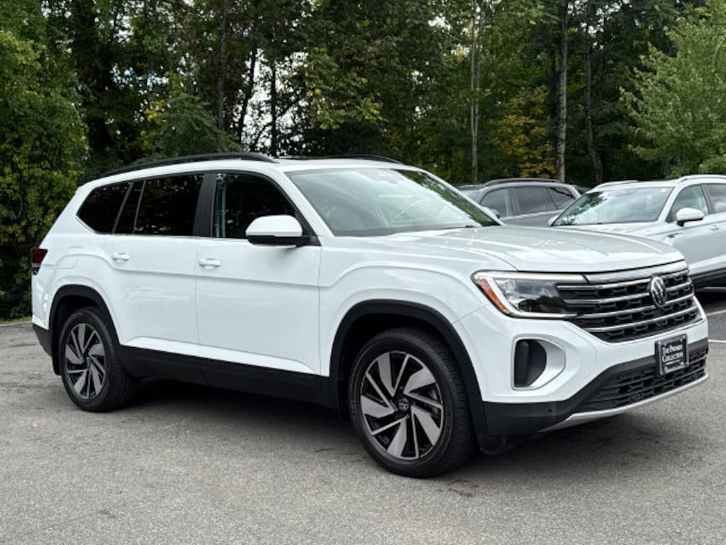Used 2024 Volkswagen Atlas 2.0T SE w/Technology SUV