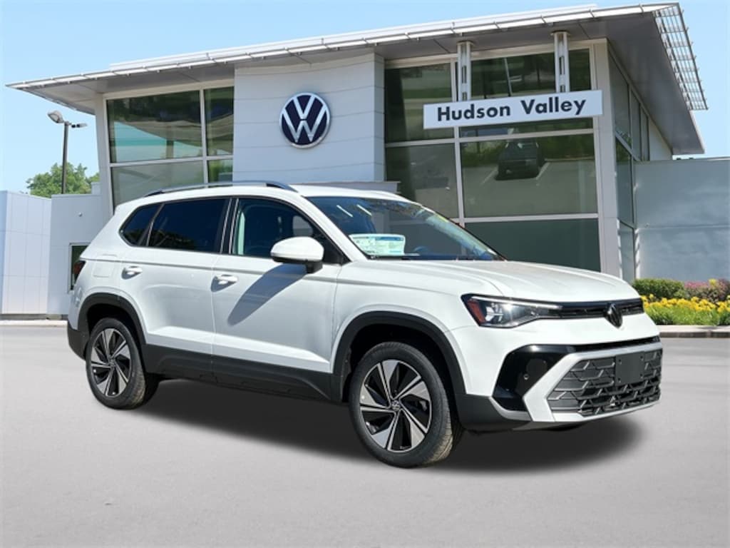 New 2025 Volkswagen Taos 1.5T SE SUV