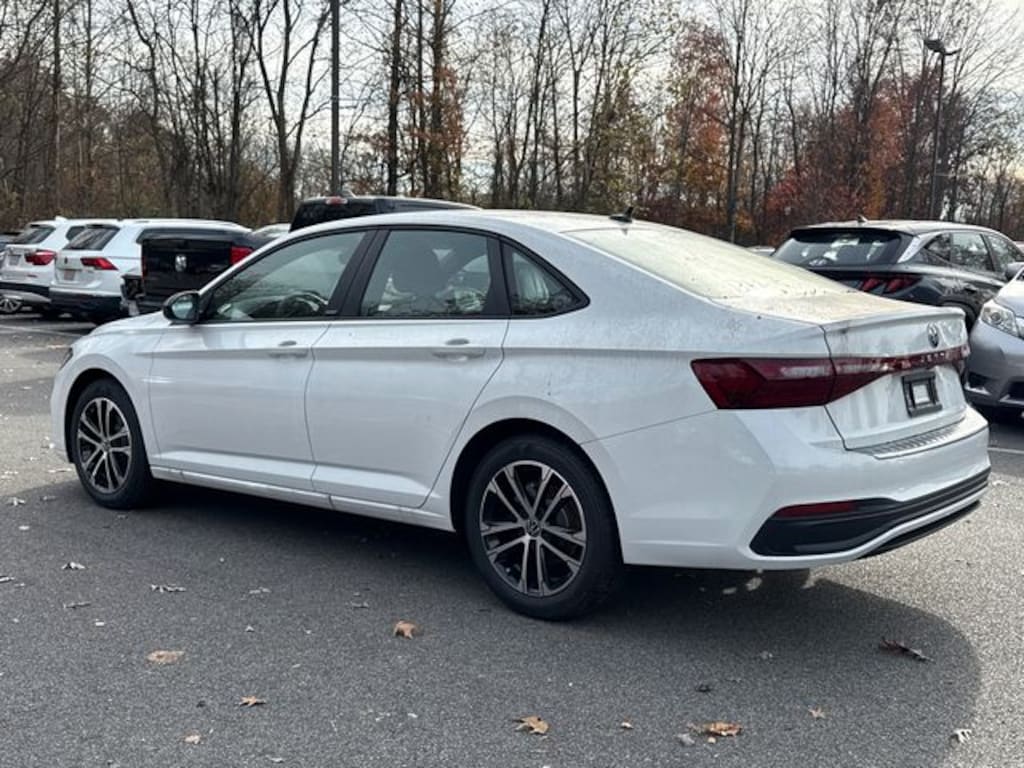 New 2025 Volkswagen Jetta 1.5T Sport Sedan