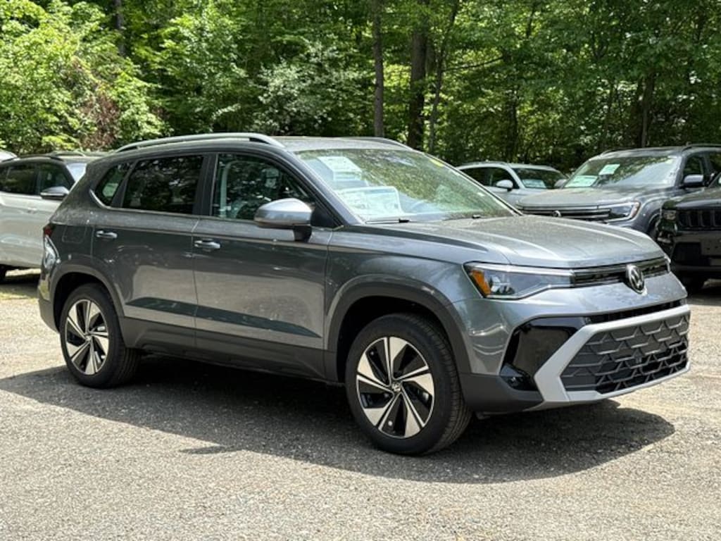 New 2026 Volkswagen Taos 1.5T SE SUV