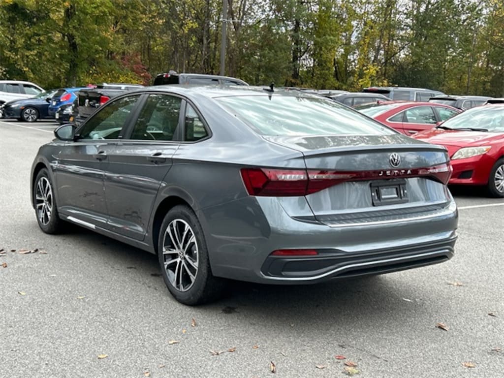 New 2025 Volkswagen Jetta 1.5T Sport Sedan