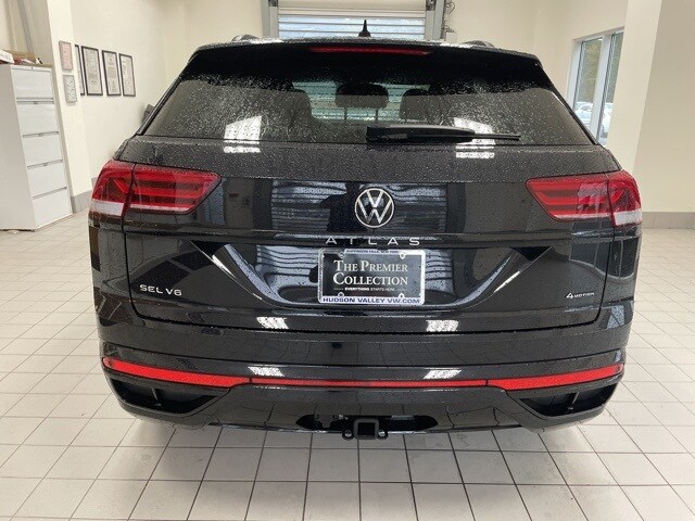2023 Volkswagen Atlas Cross Sport V6 SEL R-Line photo 3