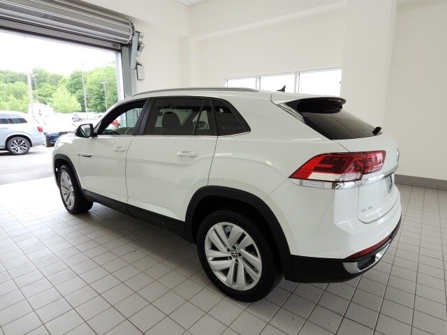2022 Volkswagen Atlas Cross Sport V6 SE Technology photo 2