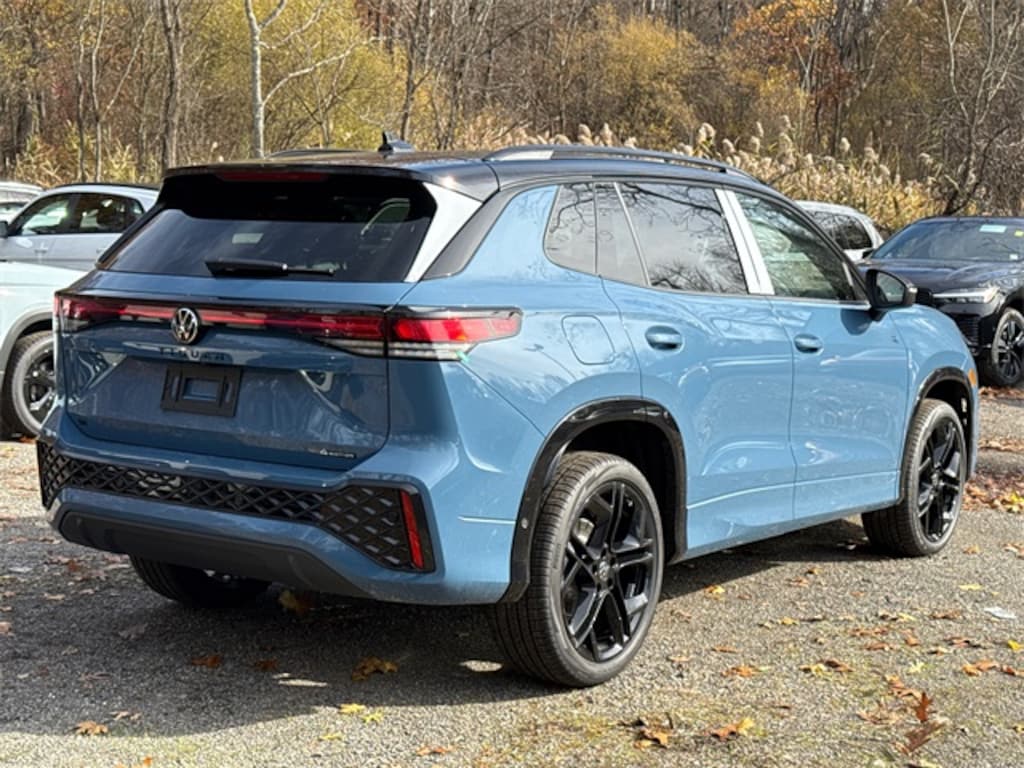 New 2026 Volkswagen Tiguan 2.0T SE R-Line Black SUV