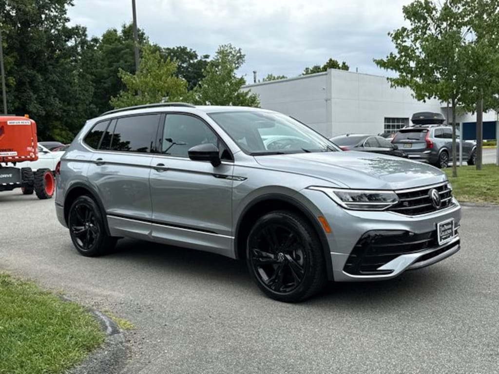 Certified 2024 Volkswagen Tiguan 2.0T SE R-Line Black SUV