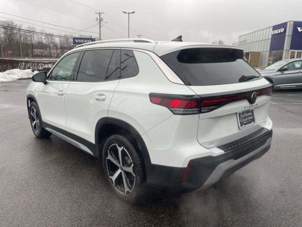 Certified 2025 Volkswagen Tiguan 2.0T SE SUV