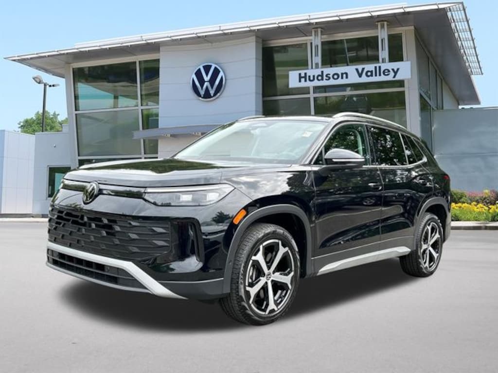 Certified 2025 Volkswagen Tiguan 2.0T SE SUV