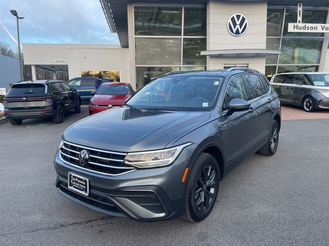 2024 Volkswagen Tiguan SE's photo