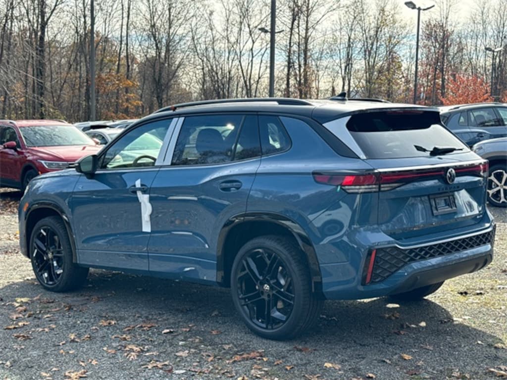 New 2026 Volkswagen Tiguan 2.0T SE R-Line Black SUV