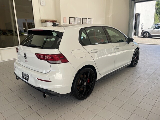 2024 Volkswagen Golf GTI 380 Autobahn photo 3