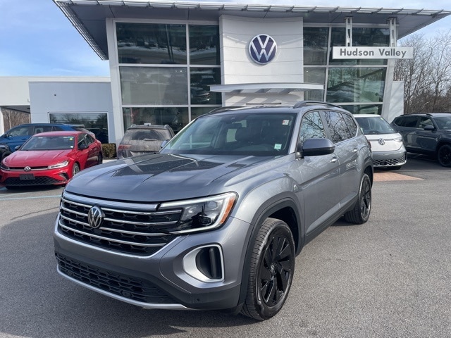 2025 Volkswagen Atlas SE w/Tech's photo