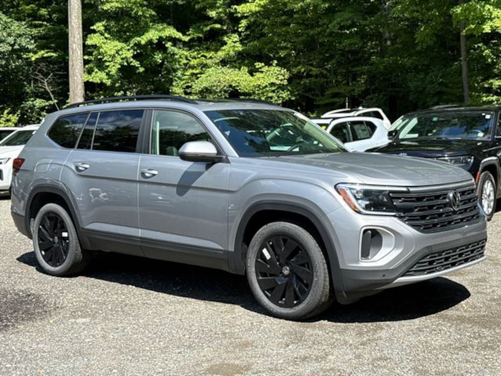 New 2026 Volkswagen Atlas SE w/Technology SUV