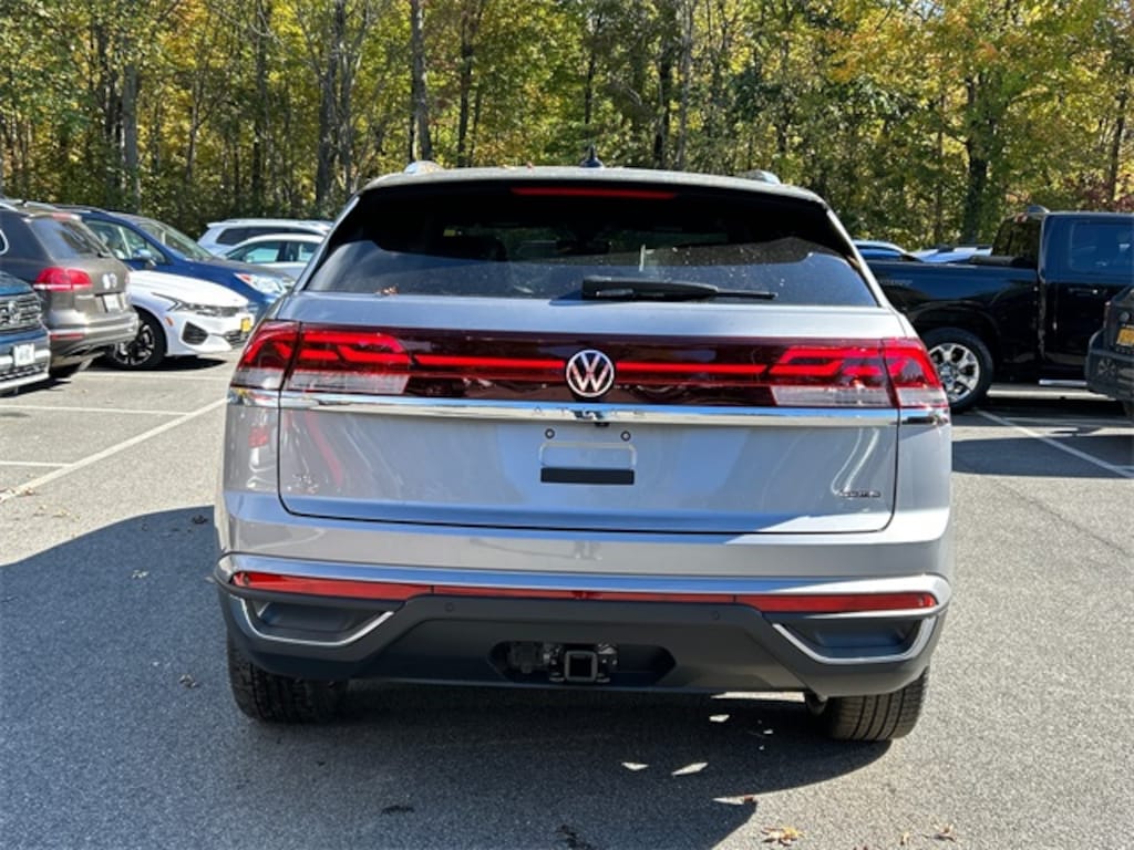 New 2026 Volkswagen Atlas Cross Sport 2.0T SE w/Technology SUV