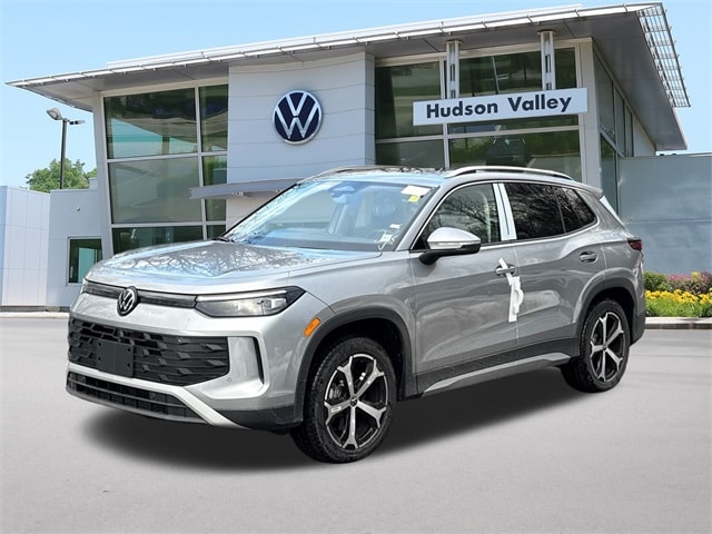 2025 Volkswagen Tiguan SE's photo