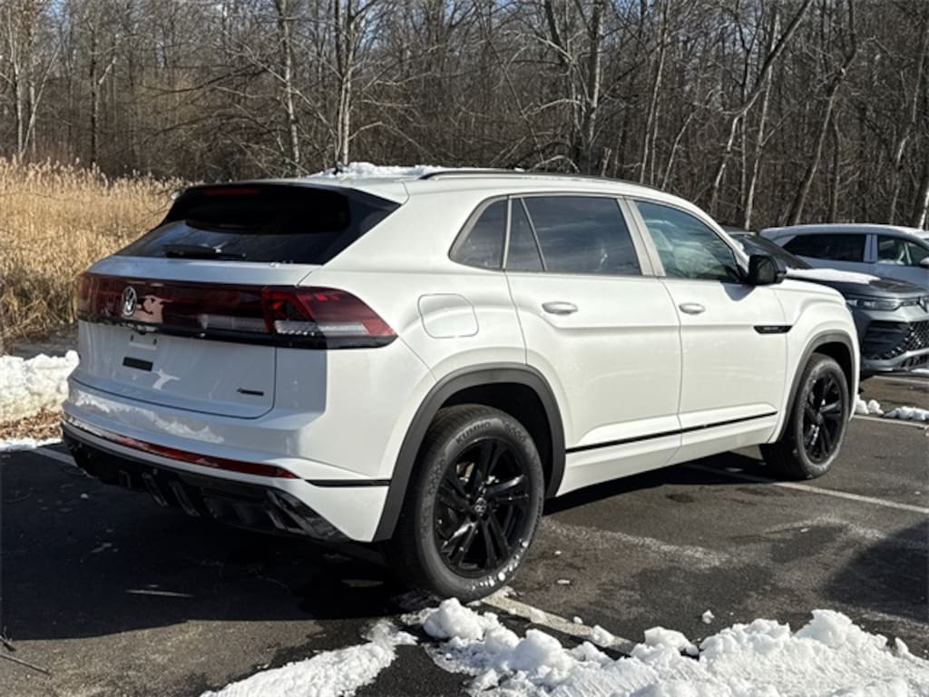 New 2026 Volkswagen Atlas Cross Sport 2.0T SEL R-Line Black SUV