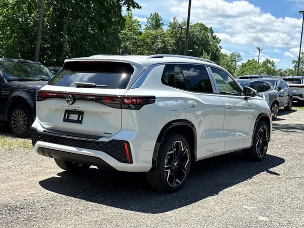New 2026 Volkswagen Tiguan 2.0T SEL R-Line Turbo SUV