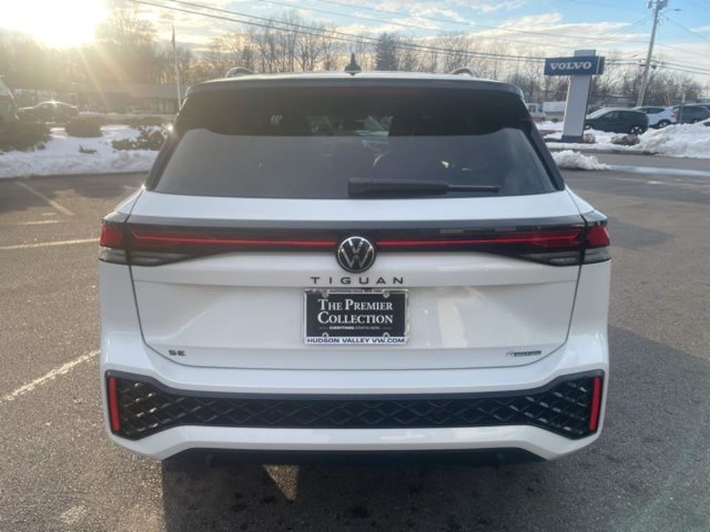 Certified 2025 Volkswagen Tiguan 2.0T SE R-Line Black SUV