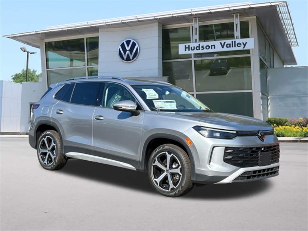 New 2025 Volkswagen Tiguan 2.0T SE SUV