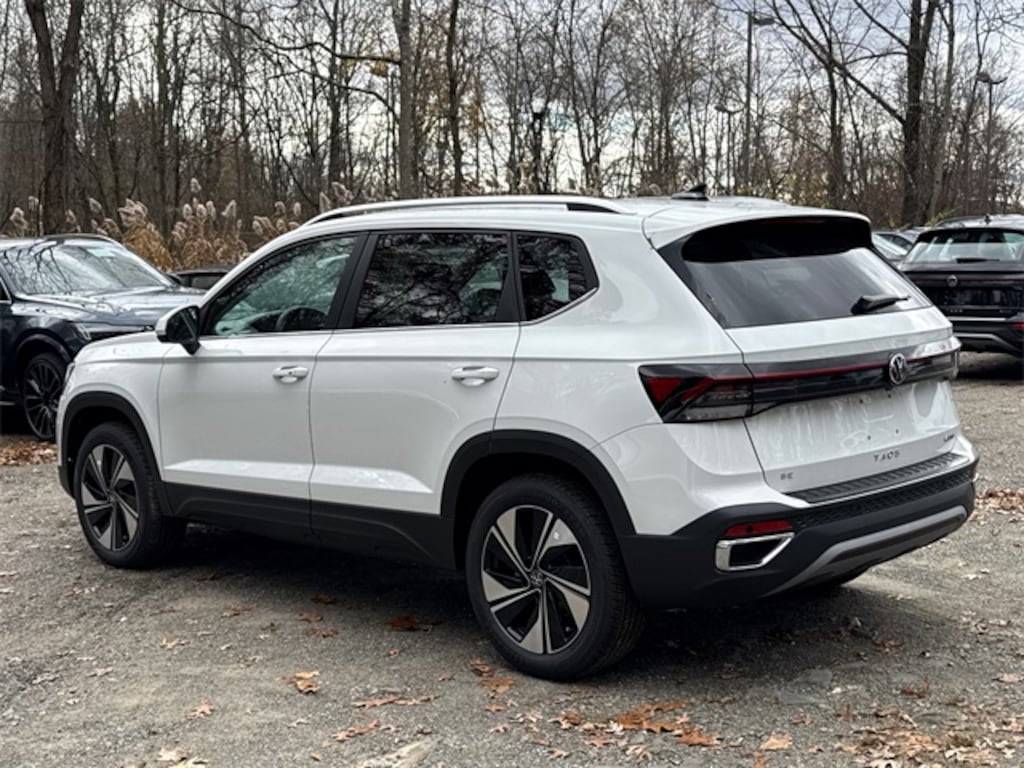 New 2025 Volkswagen Taos 1.5T SE SUV