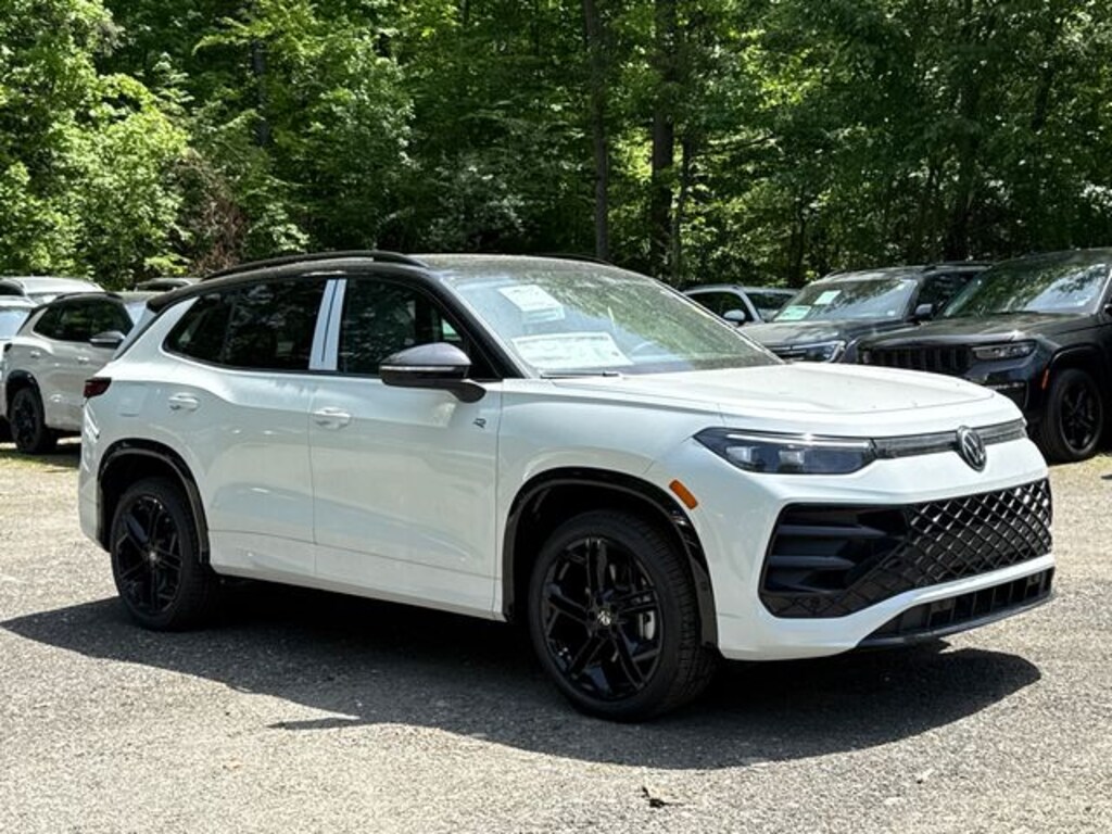 New 2026 Volkswagen Tiguan 2.0T SE R-Line Black SUV