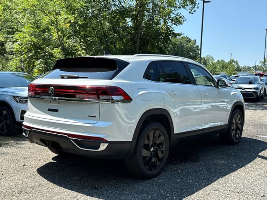 New 2026 Volkswagen Atlas Cross Sport SE w/Technology SUV