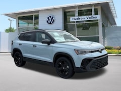 2025 Volkswagen Taos 1.5T SE Black SUV