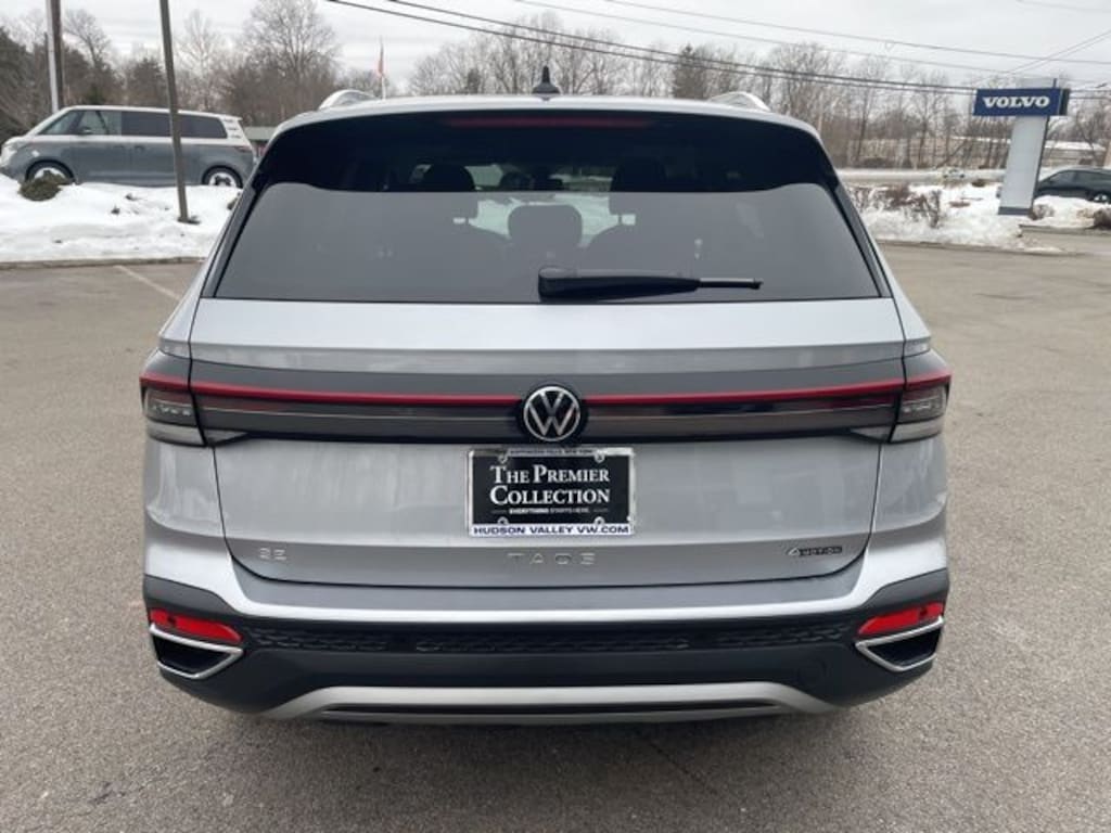 Certified 2025 Volkswagen Taos 1.5T SE SUV