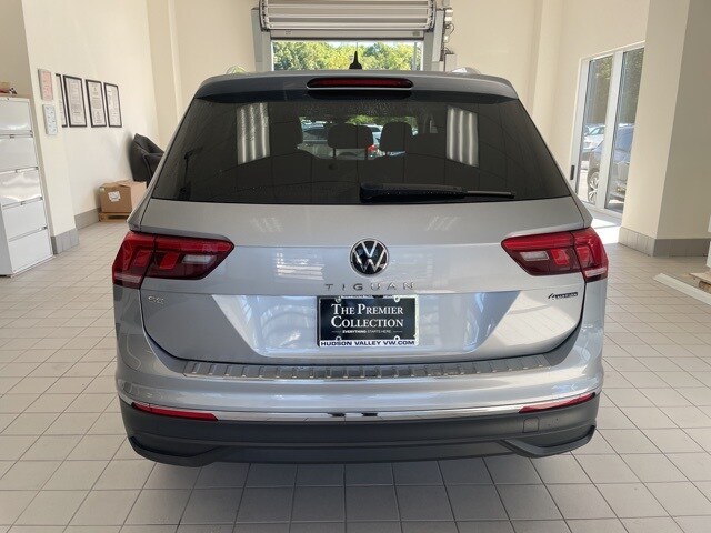 2022 Volkswagen Tiguan SE photo 3